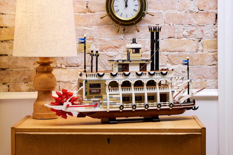 Classic River Steamboat Building Model - 21356