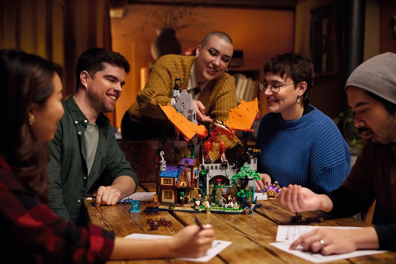 Fantasy Dragon Adventure Display Model - 21348