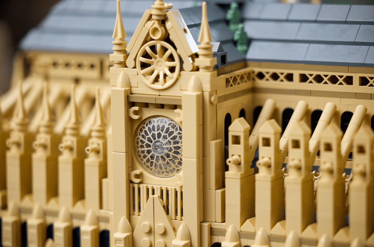 Notre-Dame Architectural Building Model - 21061