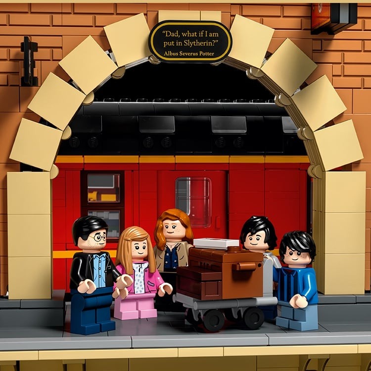 Collector's Edition Magical Steam Train - 76405