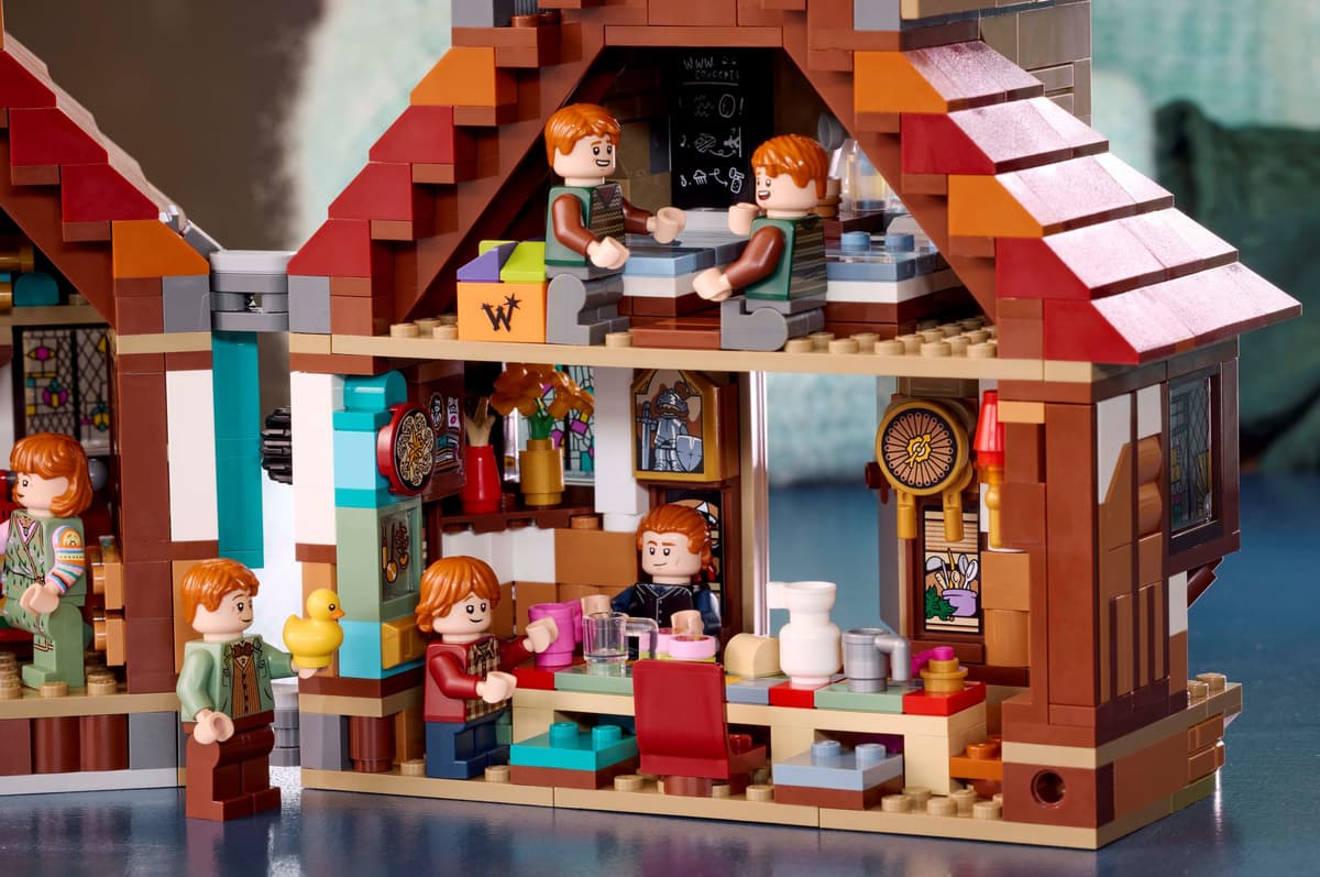 Collector magical family house building set - 76437
