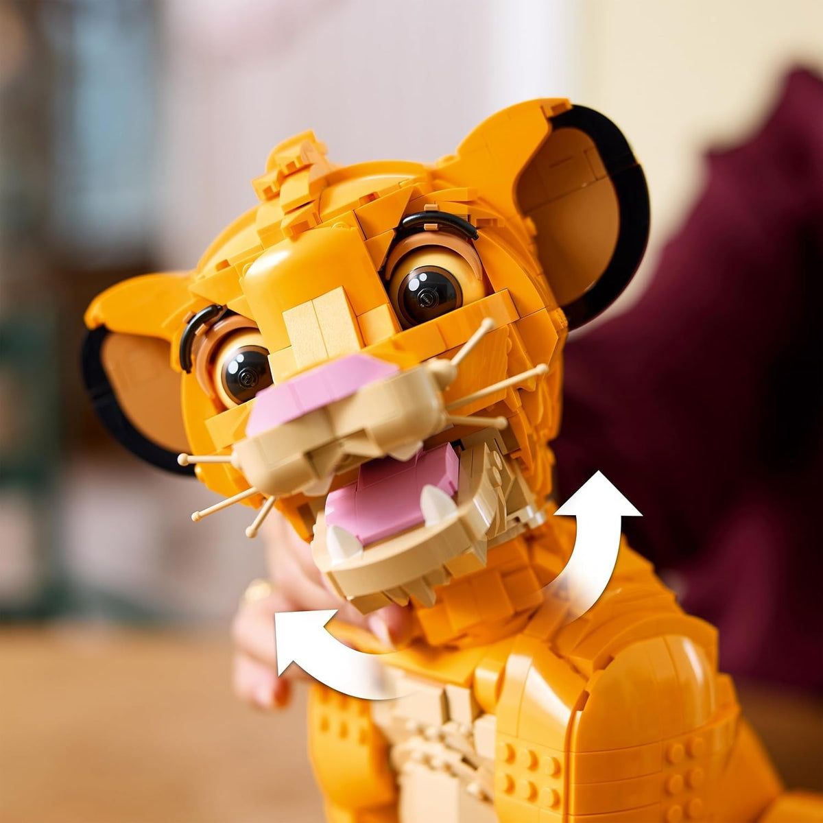 Young Lion Collector Display Model - 43247