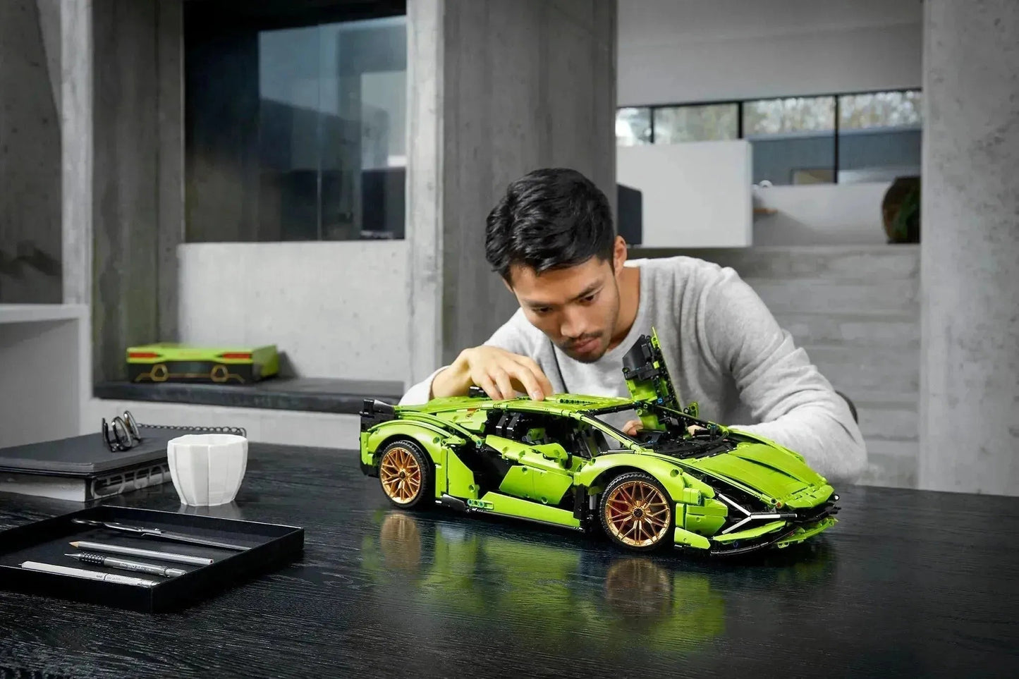 42115 Technic V12 Supercar Building Set