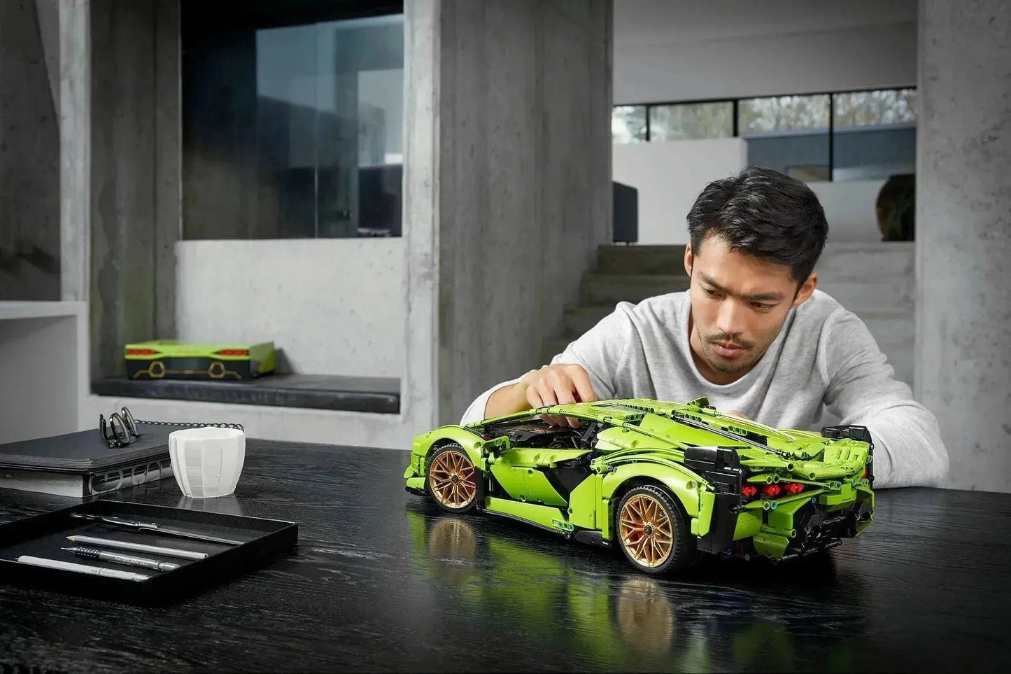 42115 Technic V12 Supercar Building Set