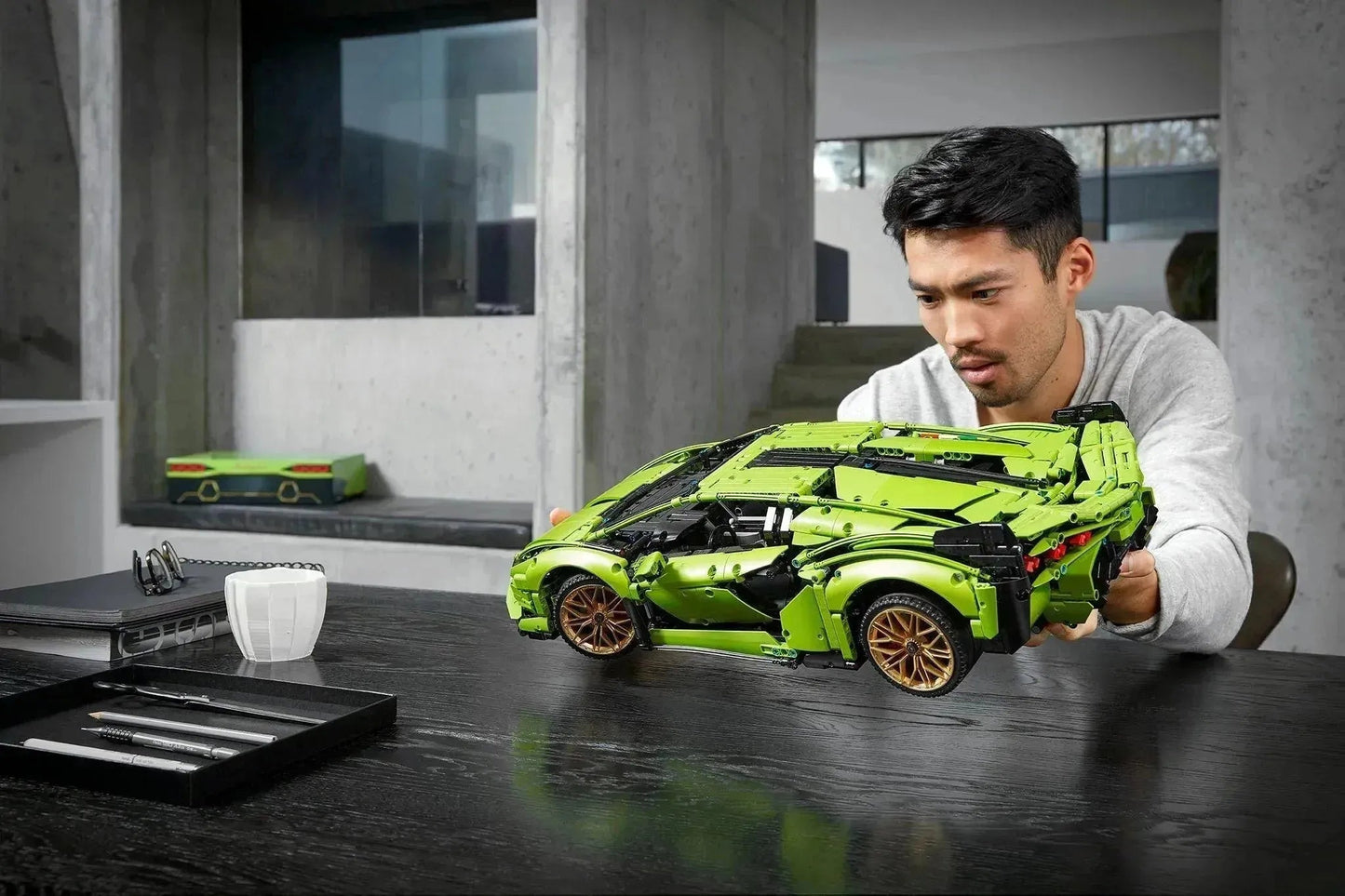 42115 Technic V12 Supercar Building Set