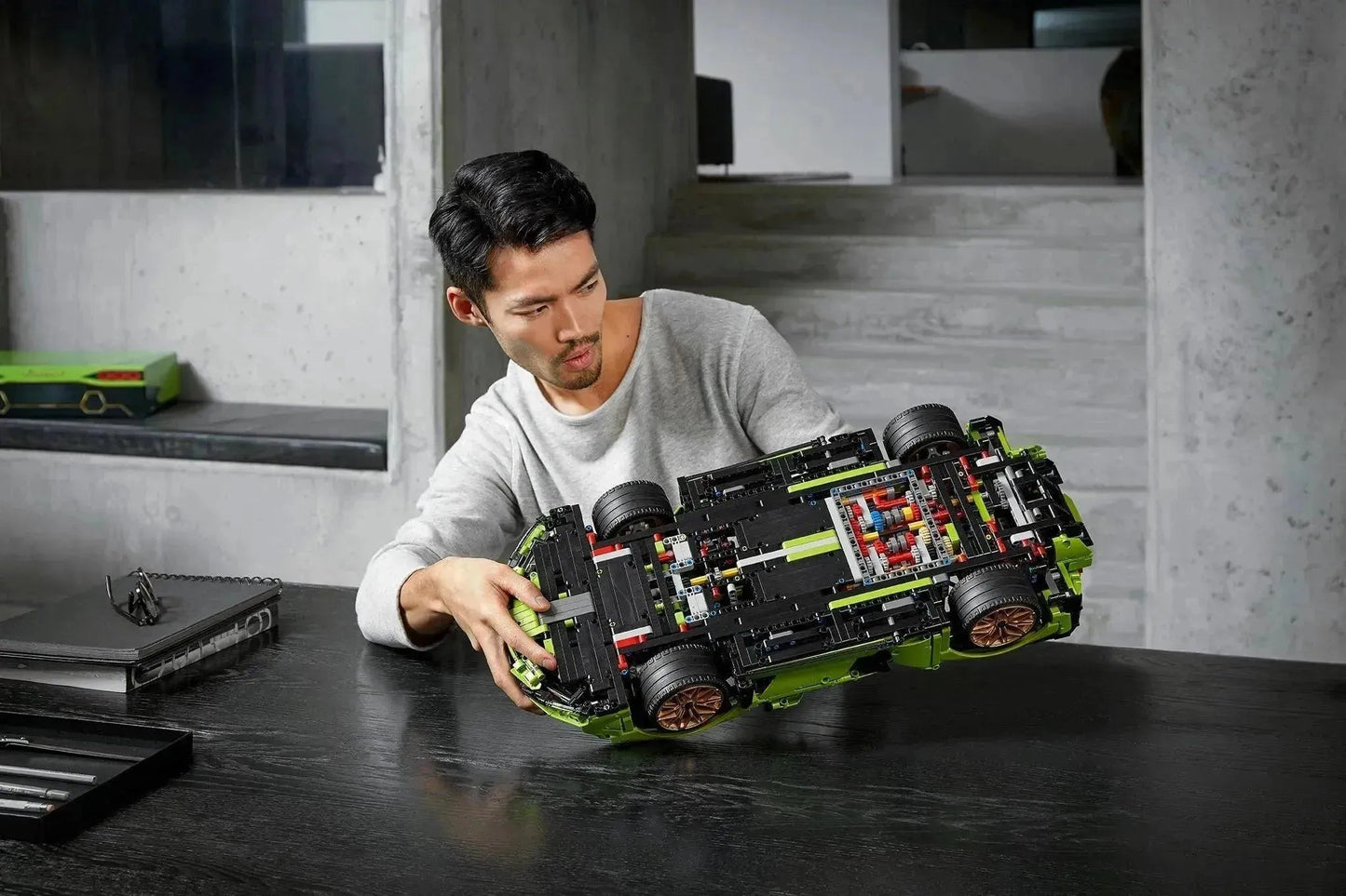 42115 Technic V12 Supercar Building Set