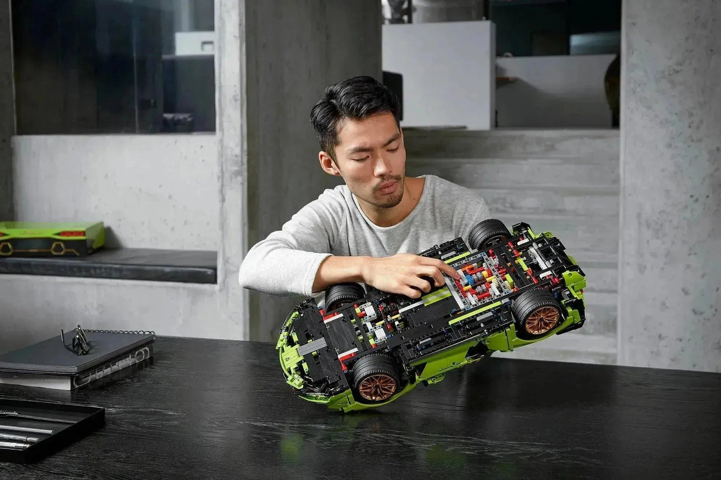 42115 Technic V12 Supercar Building Set